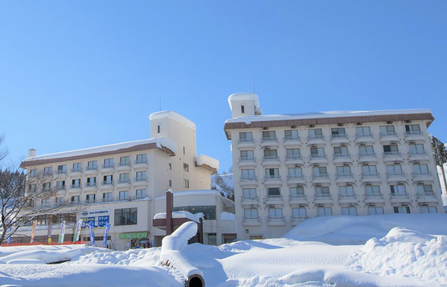 お泊まりスキーにオススメ！ゲレンデ内の「むいか温泉ホテル」